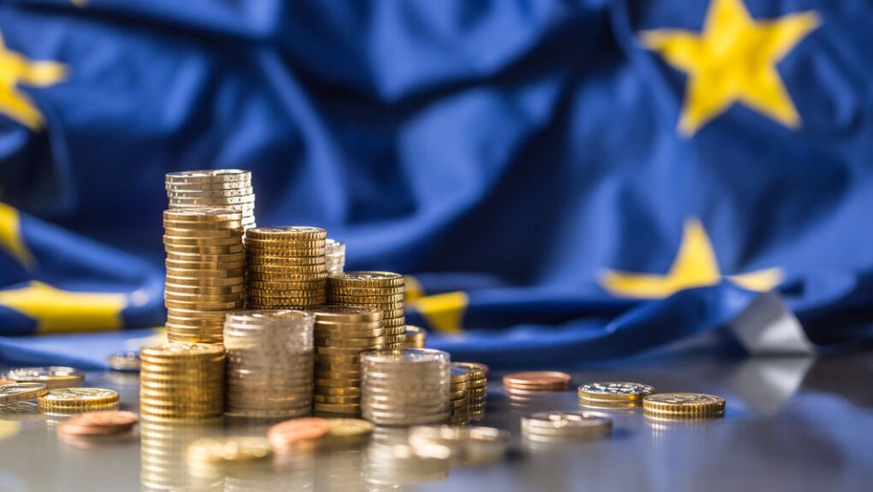 Μαζεύουν 13 ταμεία σε έναν χρηματοδοτικό... κουβά
